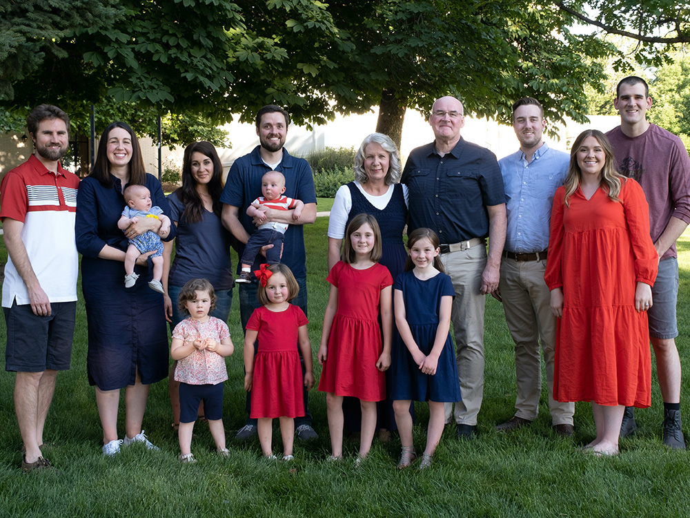 Pam Montgomery (center) and her family