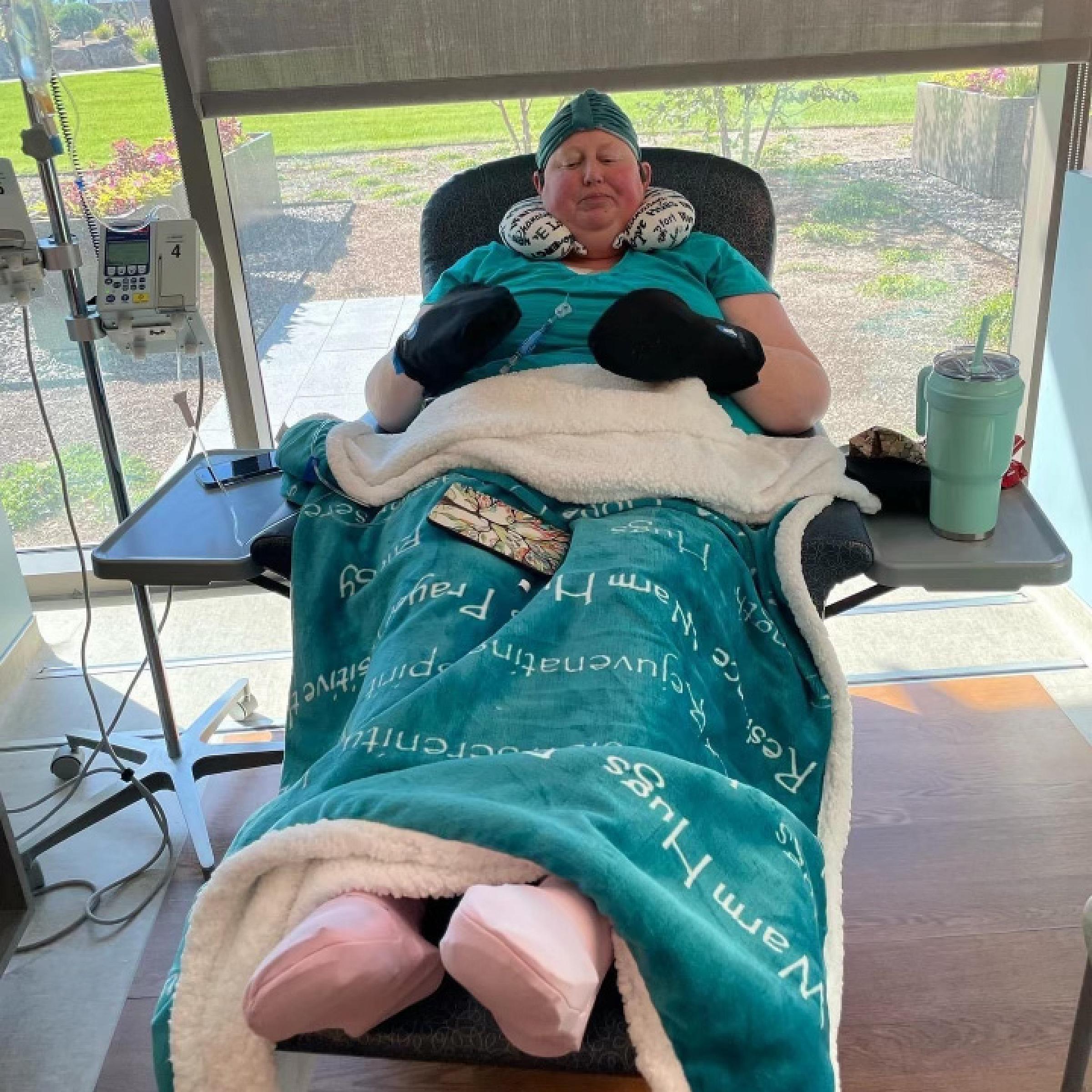 Sara Orgill getting a chemotherapy infusion
