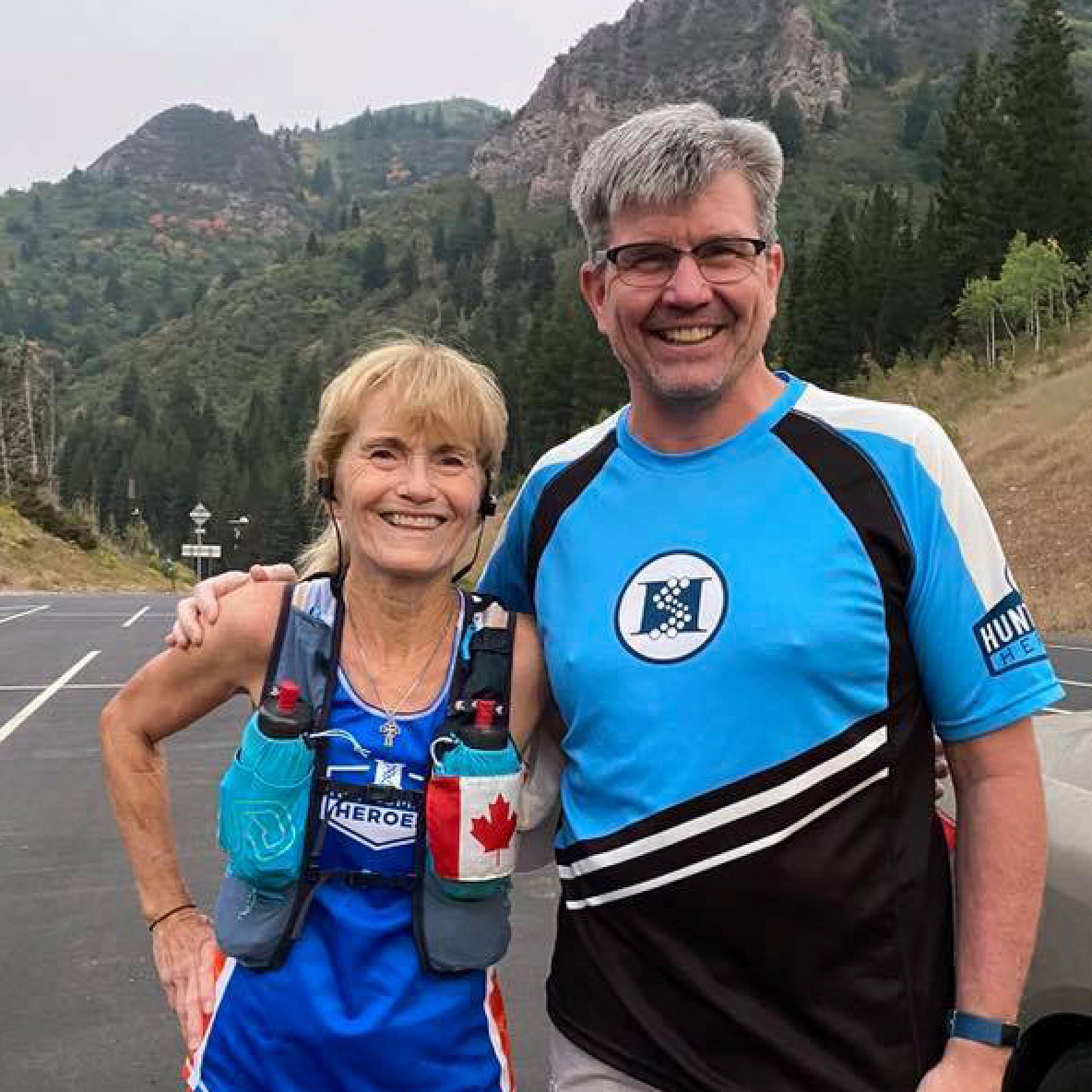 Tim supporting fellow Huntsman Hero, Kandi Rasmussen on race day