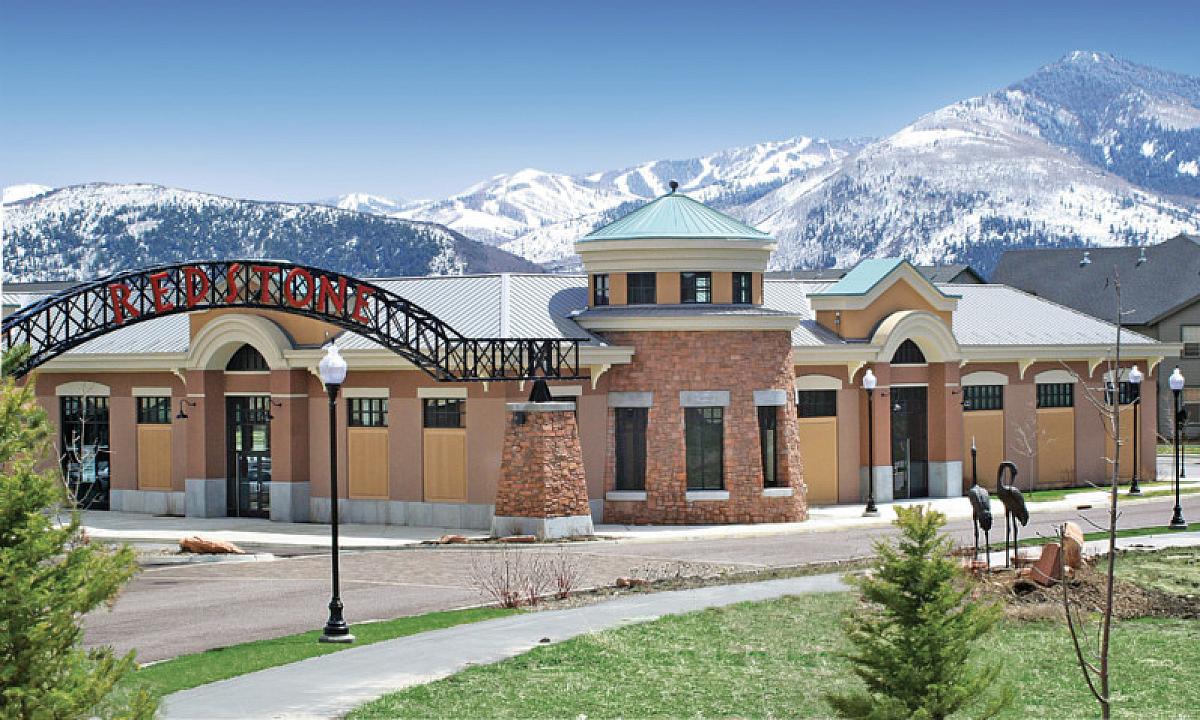 Redstone Health Center Exterior
