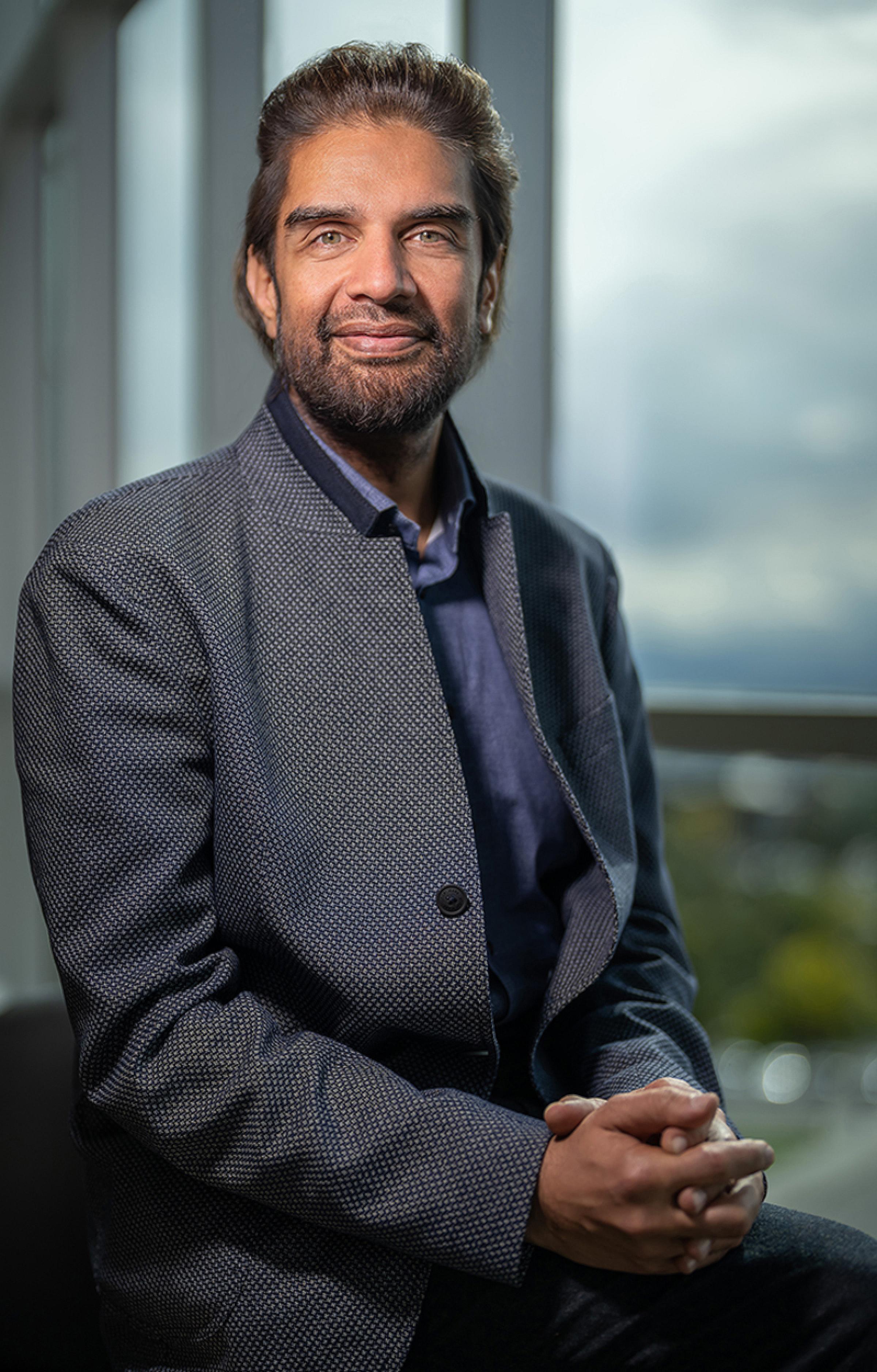 Iqbal “Ike” K. Ahmed, MD, FRCSC