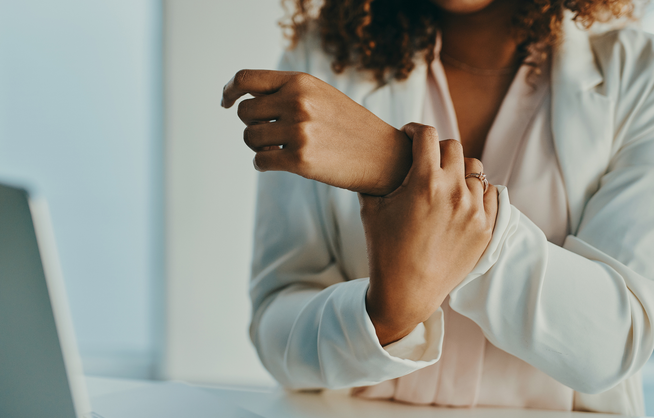 Is My Wrist Sprained or Fractured?