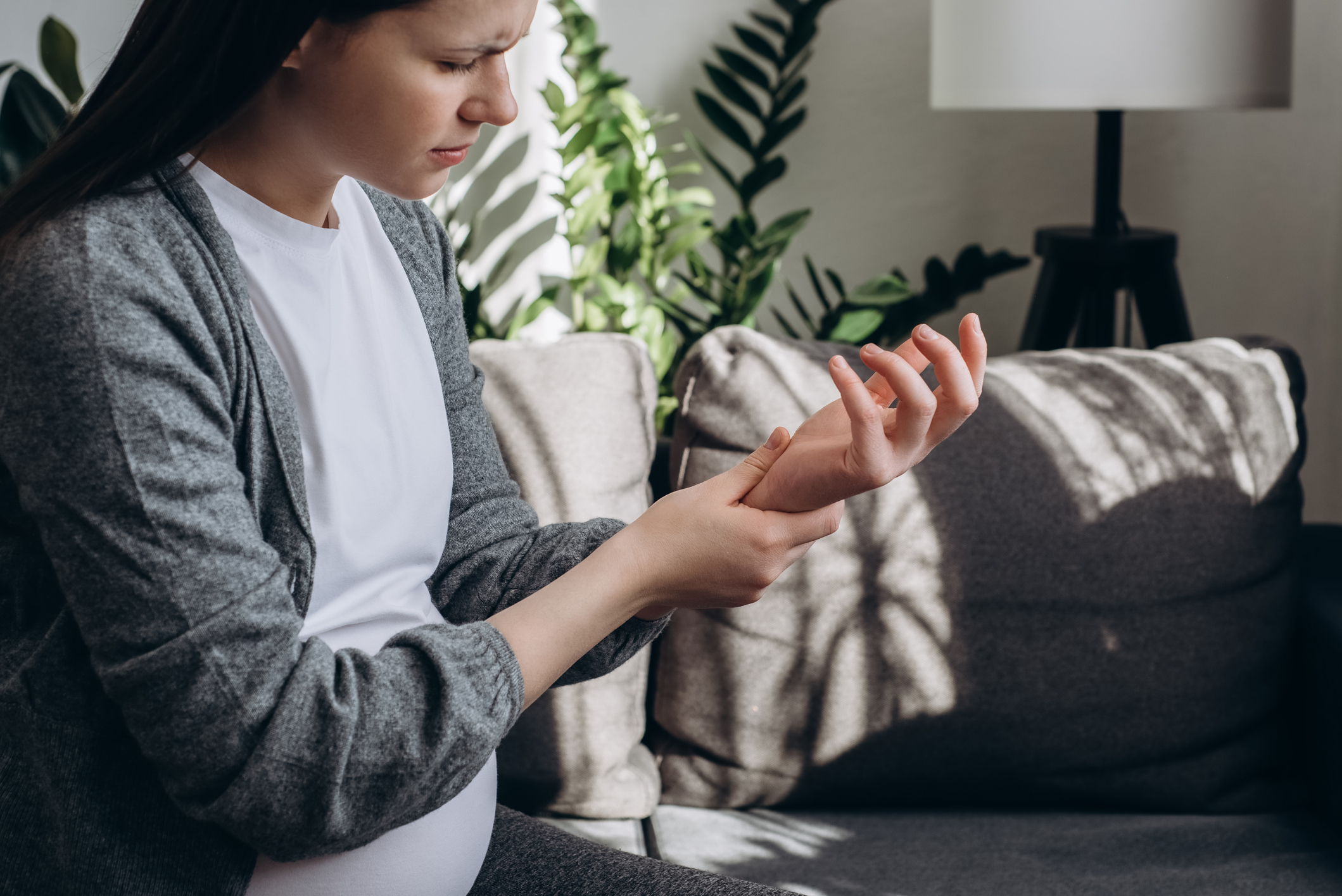 Listener Question: What's the Numbness I Feel in My Hands During Pregnancy?