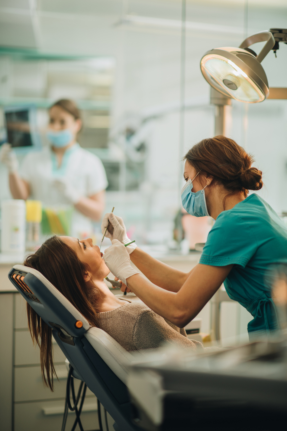 Who Should Remove My Wisdom Teeth?